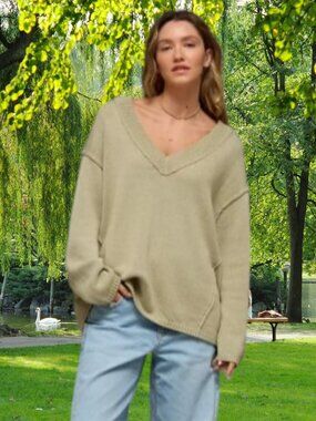 NEW!!! AMERICAN EAGLE GREEN V- NECK OVERSIZED SWEATER - SIZE L
